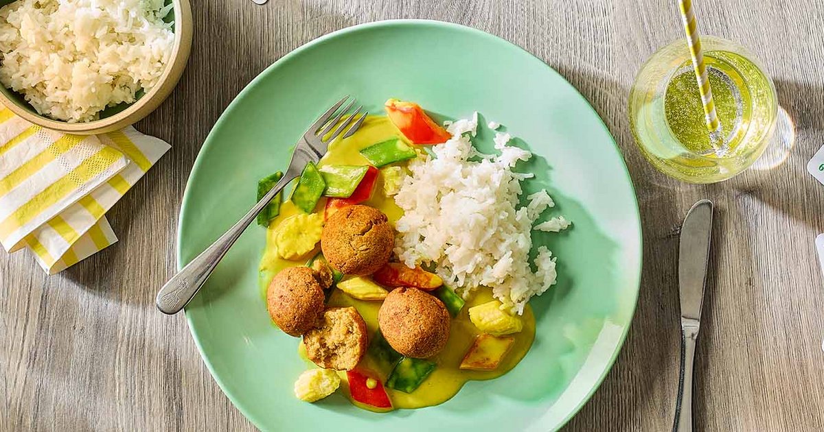 Crispy lentil balls with curry sauce | Kikkoman UK Recipe