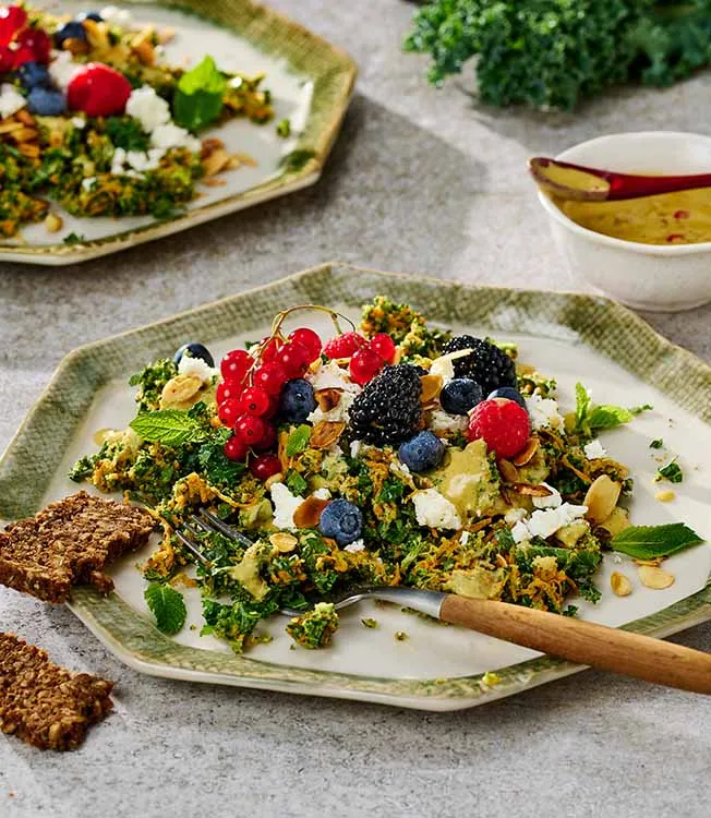 Broccoli salad with kale & feta