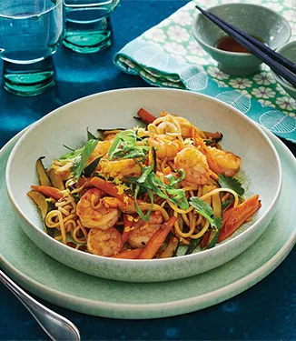 Prawn stir fry noodles with vegetables
