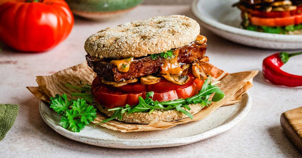 Savoury tofu & mushroom burger | Kikkoman UK Recipe