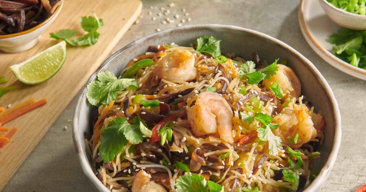 Prawns in Teriyaki Sauce with Mun mushrooms | Kikkoman