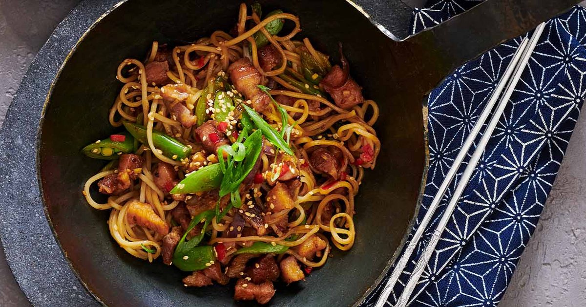 Stir fry noodles with pork belly - Recipe | Kikkoman UK Recipe