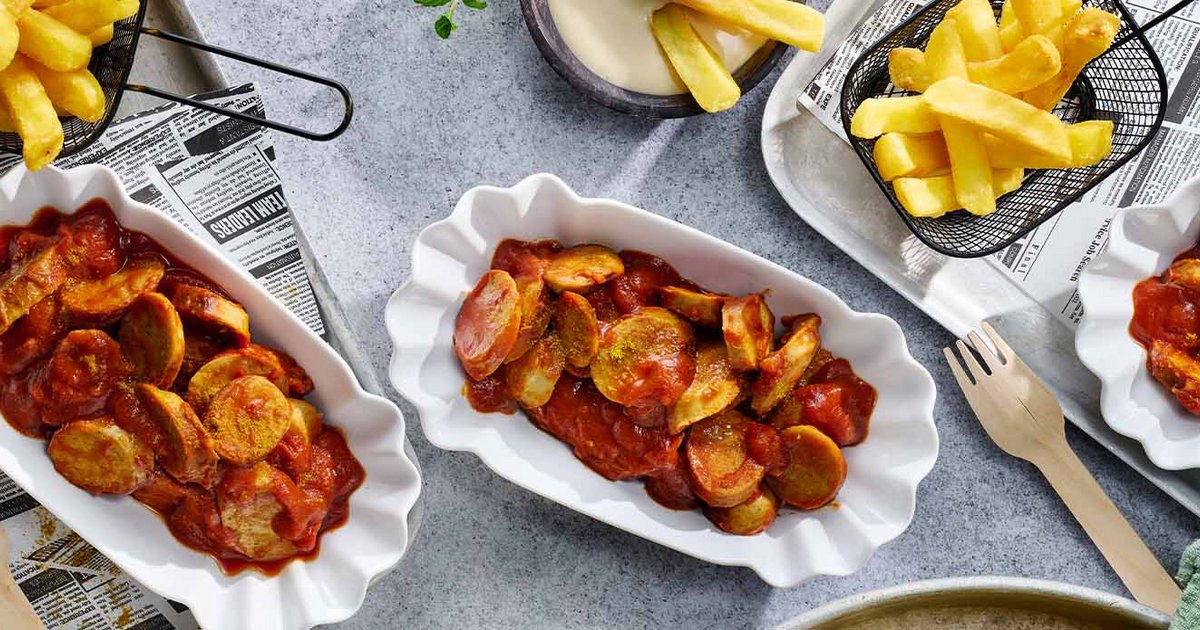 Currywurst with ponzu mayo and chilli sauce | Kikkoman