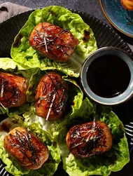 Nikumaki onigiri with crispy bacon