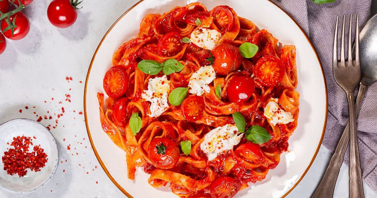 Tagliatelle with Tomato Sauce | Kikkoman