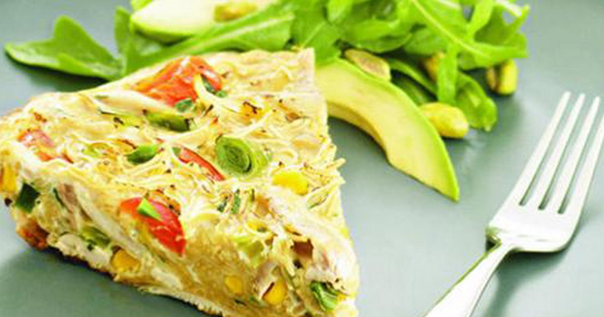 Crispy chicken noodle frittata | Kikkoman
