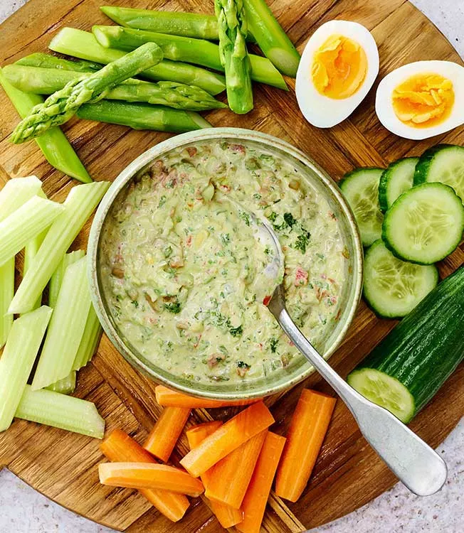 Poke mayonnaise dip with avocado and egg