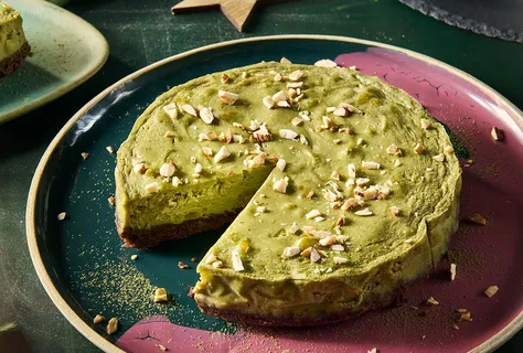 Matcha cheesecake with fruity gems