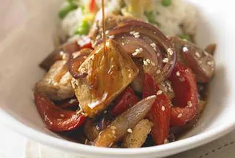 Sticky pork, red pepper and sesame stir fry recipe