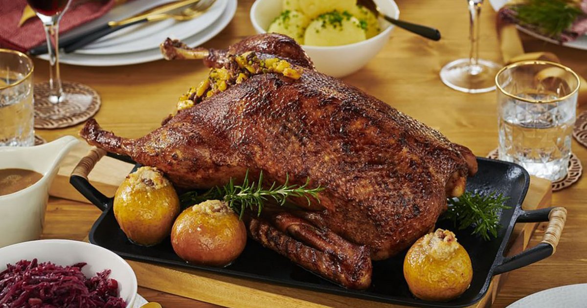 Christmas Goose with Baked Apples | Kikkoman