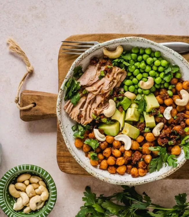 Bowl with caramelised chickpeas in teriyaki marinade